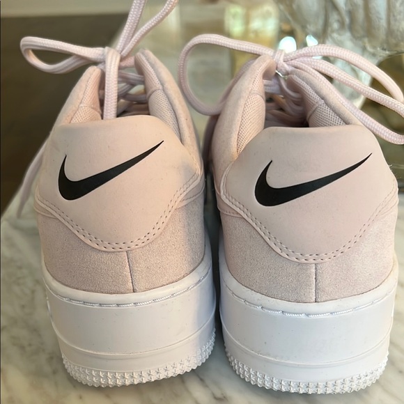 Nike AIR FORCE 1 AF1 Pink Suede Sneakers with White Laces - Picture 4 of 10
